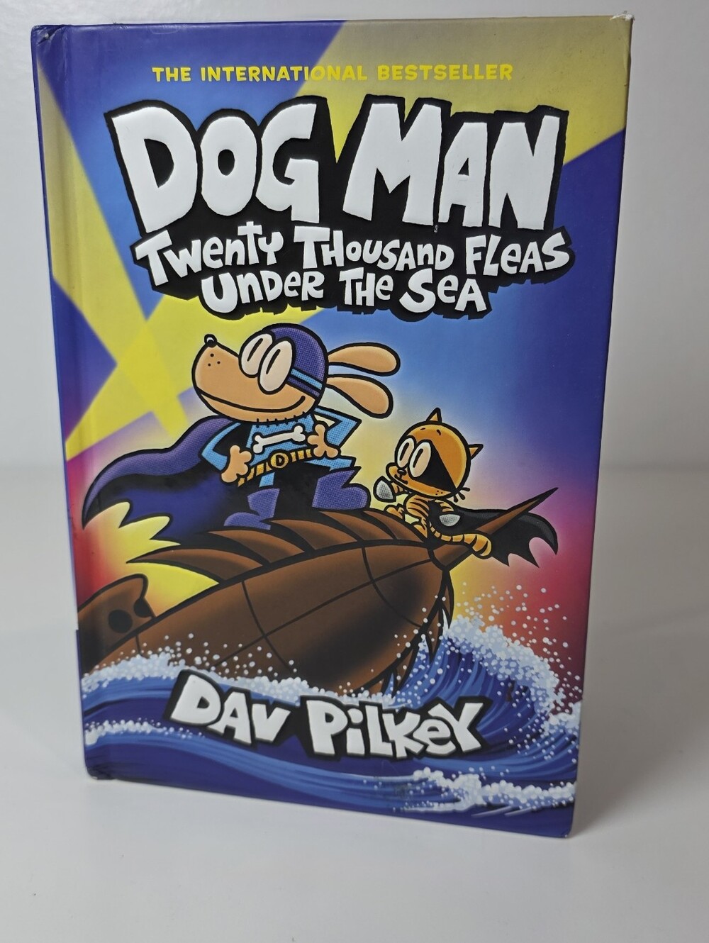 Dog Man: Twenty Thousand Fleas Under the Sea by Dav Pilkey - Hardcover